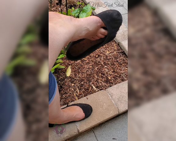 Tori Valentine aka missfeetstinkvip Foot Fetish - 07-02-2023 OnlyFans Video - Wanna see some shoe play in public How about my flats dangling off of my toes