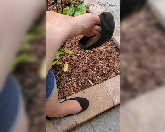 Tori Valentine aka missfeetstinkvip Foot Fetish - 07-02-2023 OnlyFans Video - Wanna see some shoe play in public How about my flats dangling off of my toes