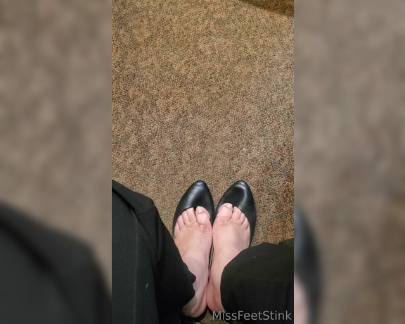 Tori Valentine aka missfeetstinkvip Foot Fetish - 05-13-2023 OnlyFans Video - If you were to find me at my local sandwich shop during my lunch break, then