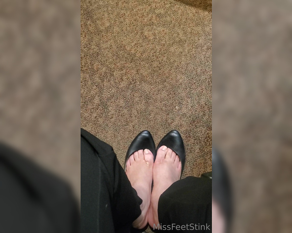 Tori Valentine aka missfeetstinkvip Foot Fetish - 05-13-2023 OnlyFans Video - If you were to find me at my local sandwich shop during my lunch break, then