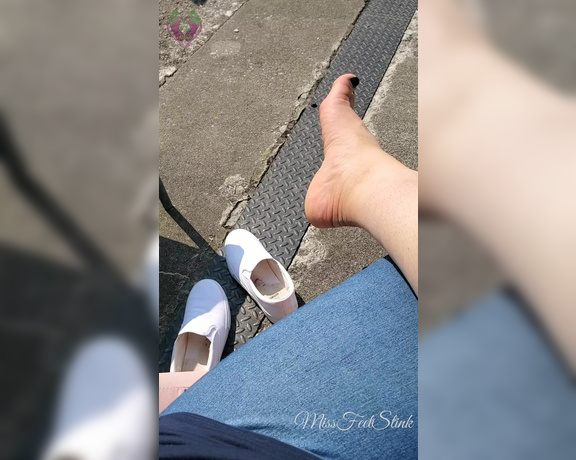 Tori Valentine aka missfeetstinkvip Foot Fetish - 05-31-2023 OnlyFans Video - More of my session with the canvas shoes