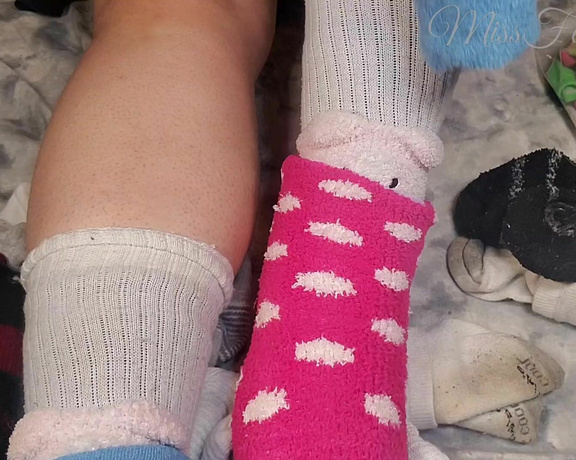 Tori Valentine aka missfeetstinkvip Foot Fetish - 07-30-2023 OnlyFans Video - As we continue on our sock journey together, the time has come for me to take