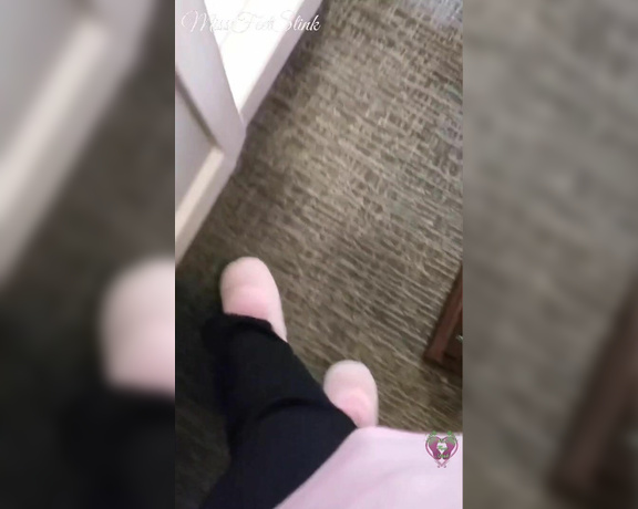 Tori Valentine aka missfeetstinkvip Foot Fetish - 08-11-2023 OnlyFans Video - My sweet admirer that bought these fuzzy pink slippers wanted to see some pics