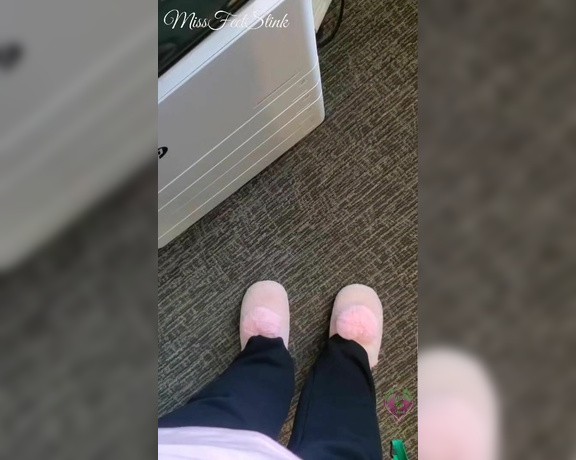 Tori Valentine aka missfeetstinkvip Foot Fetish - 08-11-2023 OnlyFans Video - My sweet admirer that bought these fuzzy pink slippers wanted to see some pics