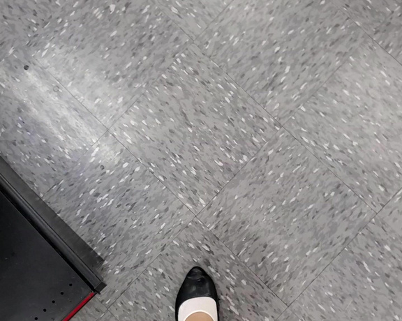 Tori Valentine aka missfeetstinkvip Foot Fetish - 06-25-2023 OnlyFans Video - This is not a VIP exclusive