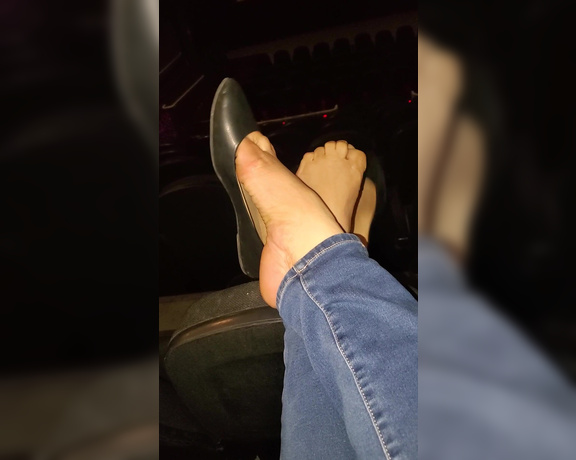 Tori Valentine aka missfeetstinkvip Foot Fetish - 06-29-2023 OnlyFans Video - Good Times at the Mario Movie Part 1 _ Having some fun with my flats before