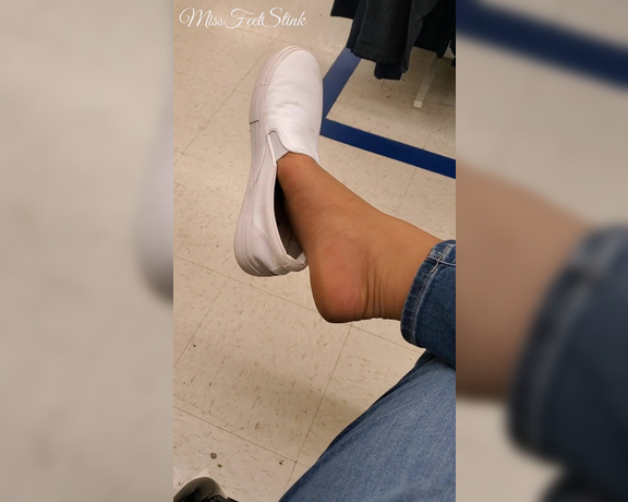 Tori Valentine aka missfeetstinkvip Foot Fetish - 09-03-2023 OnlyFans Video - So, this little store is one of my favorite places to shop