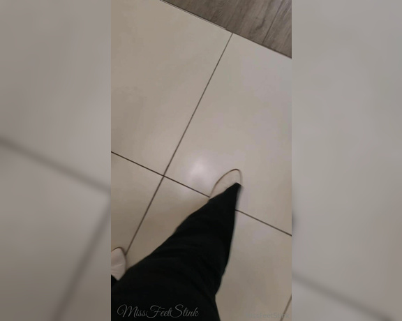 Tori Valentine aka missfeetstinkvip Foot Fetish - 09-06-2023 OnlyFans Video - So youre going to get several vid clips that I recorded throughout the day on me