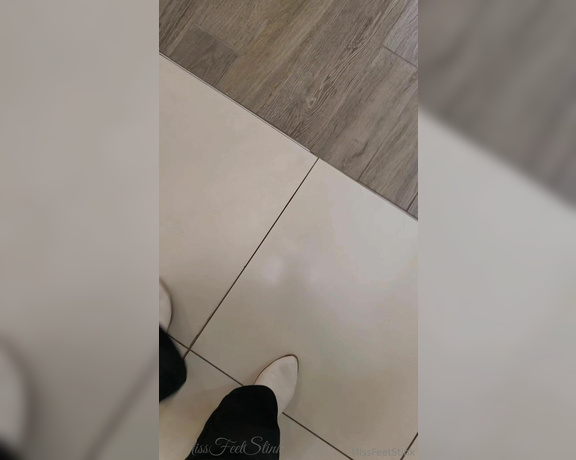 Tori Valentine aka missfeetstinkvip Foot Fetish - 09-06-2023 OnlyFans Video - So youre going to get several vid clips that I recorded throughout the day on me