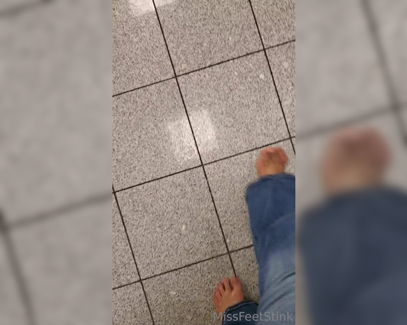 Tori Valentine aka missfeetstinkvip Foot Fetish - 05-25-2023 OnlyFans Video - Nature was calling in a harsh way while I was shopping at Belk for some new