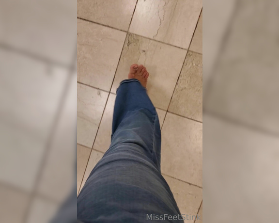 Tori Valentine aka missfeetstinkvip Foot Fetish - 05-25-2023 OnlyFans Video - Nature was calling in a harsh way while I was shopping at Belk for some new