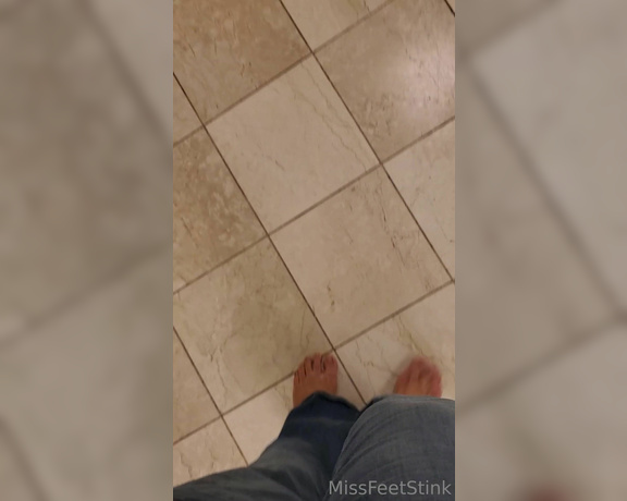 Tori Valentine aka missfeetstinkvip Foot Fetish - 05-25-2023 OnlyFans Video - Nature was calling in a harsh way while I was shopping at Belk for some new