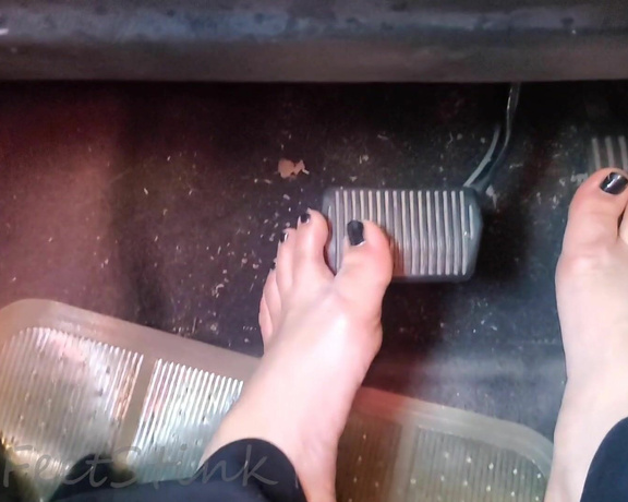 Tori Valentine aka missfeetstinkvip Foot Fetish - 09-10-2023 OnlyFans Video - Pedal Pumping with some toe cleavage amp stinky feet These particular flats show more of my