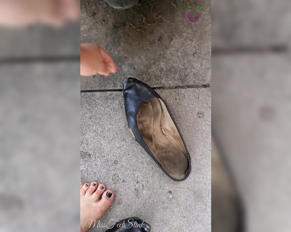 Tori Valentine aka missfeetstinkvip Foot Fetish - 06-17-2023 OnlyFans Video - I made a mistake with the shoes I grabbed to run out to the post office