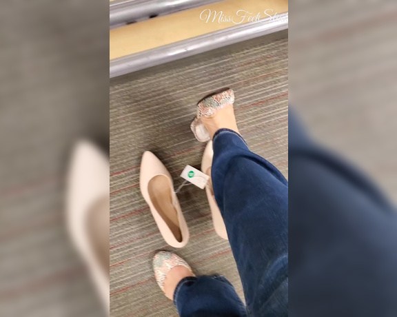 Tori Valentine aka missfeetstinkvip Foot Fetish - 08-30-2023 OnlyFans Video - Popped in to Target and I checked out their selection of shoes