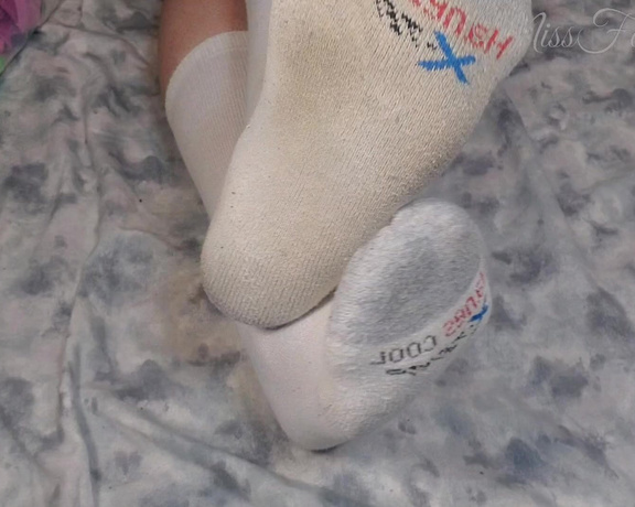 Tori Valentine aka missfeetstinkvip Foot Fetish - 07-12-2023 OnlyFans Video - Wanna see some old, dirty crew socks that Ive had for years Here ya go