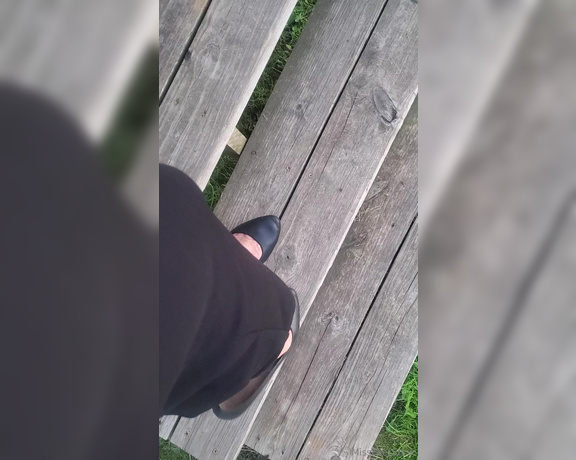 Tori Valentine aka missfeetstinkvip Foot Fetish - 09-12-2023 OnlyFans Video - See me step out of my stinky black flats amp let my feet air out for