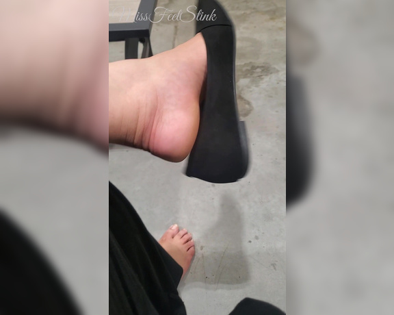 Tori Valentine aka missfeetstinkvip Foot Fetish - 07-18-2023 OnlyFans Video - Brand new pair of black flats _ found at a flea market with the original price