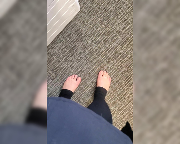 Tori Valentine aka missfeetstinkvip Foot Fetish - 07-22-2023 OnlyFans Video - Are stirrup leggings in style When they slide over my grubby feet, they are Flats come