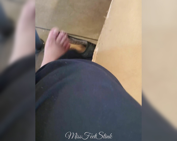 Tori Valentine aka missfeetstinkvip Foot Fetish - 08-10-2023 OnlyFans Video - What was supposed to be a quick dinner at McDonalds turned into a video for you