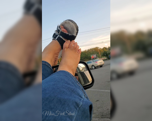 Tori Valentine aka missfeetstinkvip Foot Fetish - 11-11-2023 OnlyFans Video - Sometimes when youre confined with something that youre not particularly a fan of, you have to