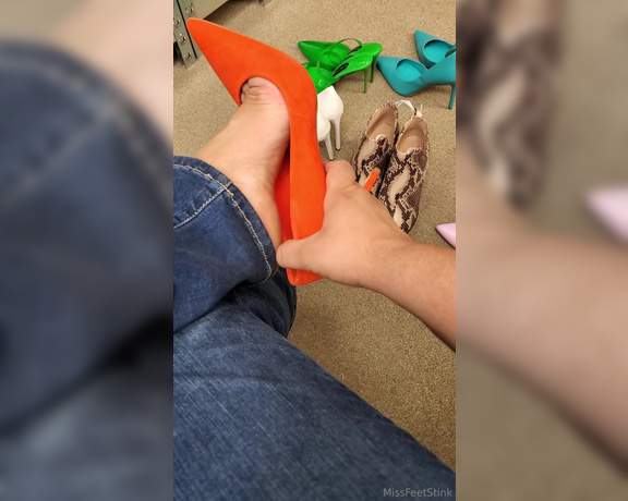 Tori Valentine aka missfeetstinkvip Foot Fetish - 10-12-2023 OnlyFans Video - This is part 2 of my shoe try on and buy afternoon from last weekend