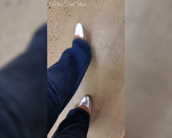 Tori Valentine aka missfeetstinkvip Foot Fetish - 10-11-2023 OnlyFans Video - My new sliver flats A love these shoes