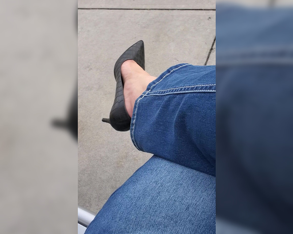 Tori Valentine aka missfeetstinkvip Foot Fetish - 08-26-2023 OnlyFans Video - Dont think I wont step out of my heels anywhere Im at Look at the condition