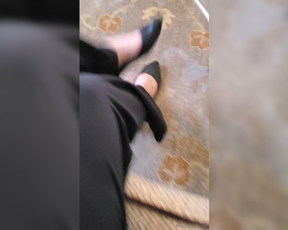 Tori Valentine aka missfeetstinkvip Foot Fetish - 11-16-2023 OnlyFans Video - Lets take a look at the last pair for now of black flats, in this style,