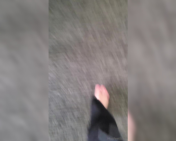 Tori Valentine aka missfeetstinkvip Foot Fetish - 11-25-2023 OnlyFans Video - Sometimes walking clips can be a little difficult to follow