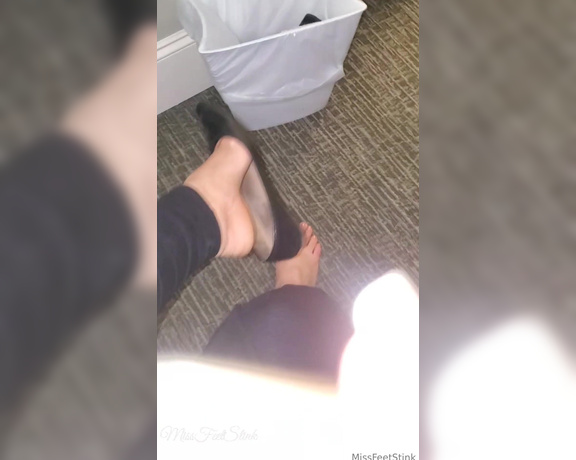 Tori Valentine aka missfeetstinkvip Foot Fetish - 12-01-2023 OnlyFans Video - I posted the pic last week on X of my flats in the trash amp changing