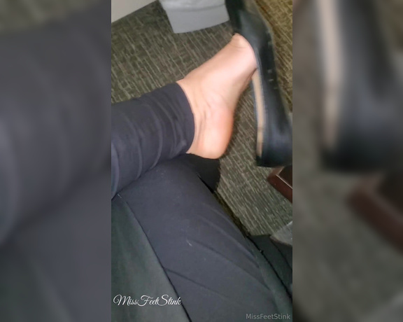 Tori Valentine aka missfeetstinkvip Foot Fetish - 12-01-2023 OnlyFans Video - I posted the pic last week on X of my flats in the trash amp changing