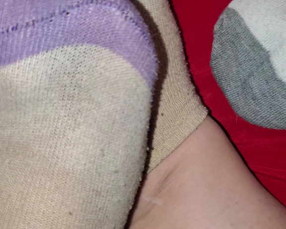 Tori Valentine aka missfeetstinkvip Foot Fetish - 10-28-2023 OnlyFans Video - Lets compare socks, shall we Youre going to see the nastiest pair of socks that I