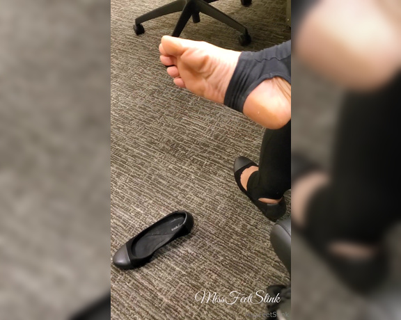 Tori Valentine aka missfeetstinkvip Foot Fetish - 12-06-2023 OnlyFans Video - These small wedges are so comfortable