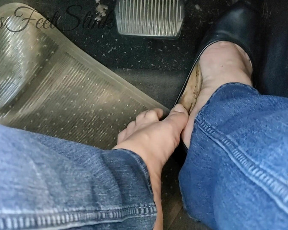 Tori Valentine aka missfeetstinkvip Foot Fetish - 09-26-2023 OnlyFans Video - Jeans amp flats