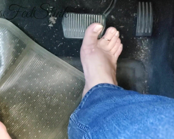 Tori Valentine aka missfeetstinkvip Foot Fetish - 09-26-2023 OnlyFans Video - Jeans amp flats