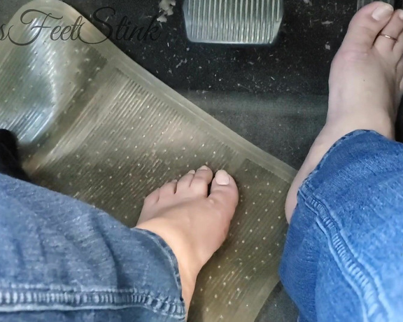 Tori Valentine aka missfeetstinkvip Foot Fetish - 09-26-2023 OnlyFans Video - Jeans amp flats