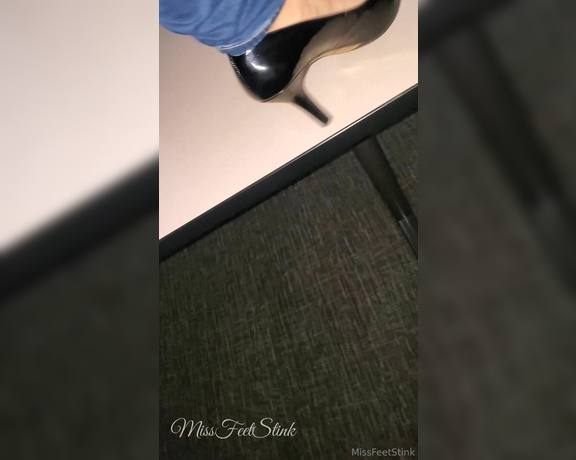 Tori Valentine aka missfeetstinkvip Foot Fetish - 12-16-2023 OnlyFans Video - Oh the nasty peep toe heels return to my place of work on casual Friday