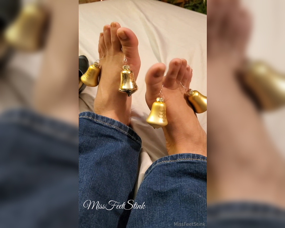 Tori Valentine aka missfeetstinkvip Foot Fetish - 12-25-2023 OnlyFans Video - Merry Christmas everyone