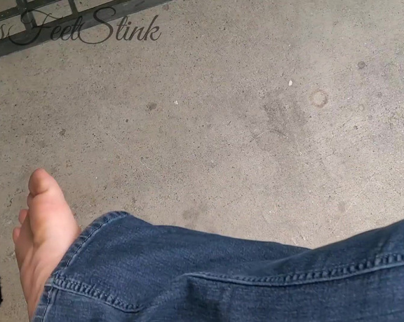 Tori Valentine aka missfeetstinkvip Foot Fetish - 11-18-2023 OnlyFans Video - You know by now that when I dont want to wear shoes anymore, Im not going