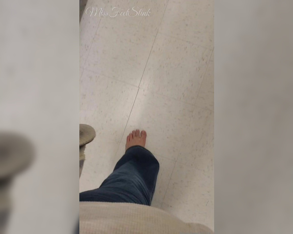 Tori Valentine aka missfeetstinkvip Foot Fetish - 12-30-2023 OnlyFans Video - Heres some more footage of my time at Ollies