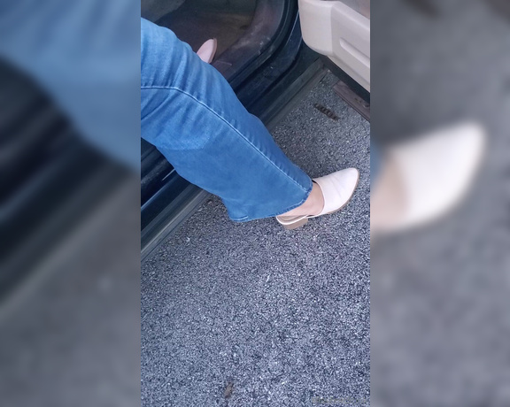 Tori Valentine aka missfeetstinkvip Foot Fetish - 11-22-2023 OnlyFans Video - Well, boys, Ive lost a very important key somewhere in my sisters car