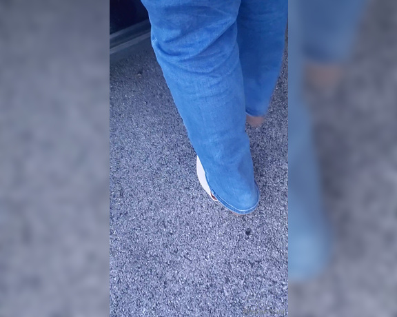 Tori Valentine aka missfeetstinkvip Foot Fetish - 11-22-2023 OnlyFans Video - Well, boys, Ive lost a very important key somewhere in my sisters car