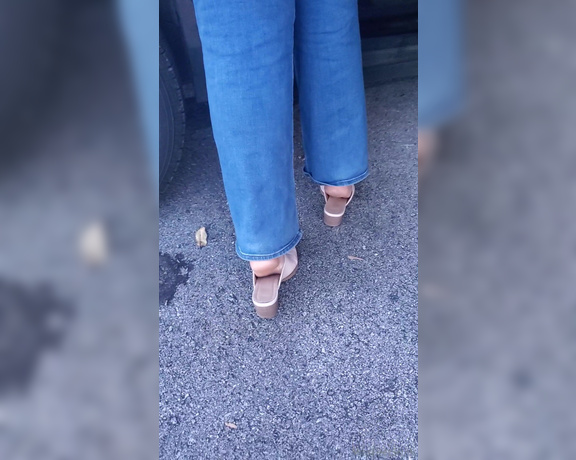 Tori Valentine aka missfeetstinkvip Foot Fetish - 11-22-2023 OnlyFans Video - Well, boys, Ive lost a very important key somewhere in my sisters car