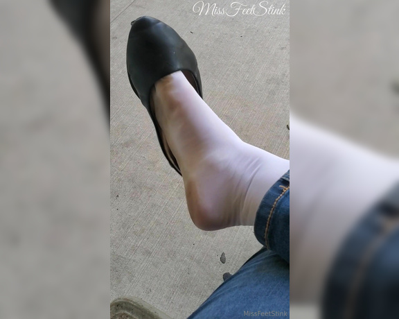 Tori Valentine aka missfeetstinkvip Foot Fetish - 11-29-2023 OnlyFans Video - Necessary rest stop break