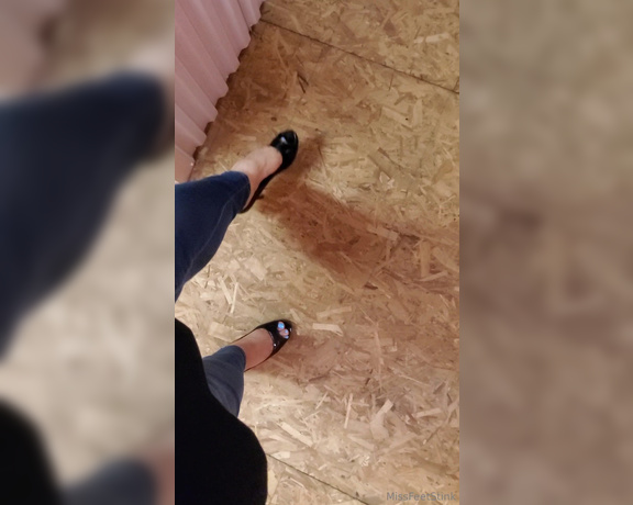 Tori Valentine aka missfeetstinkvip Foot Fetish - 02-03-2024 OnlyFans Video - Who Wants to Walk With Tori who gets the WWE Elias reference 3 clips of me