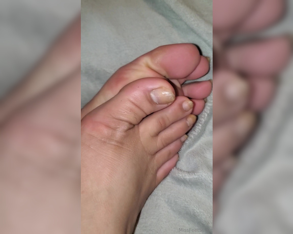 Tori Valentine aka missfeetstinkvip Foot Fetish - 02-14-2024 OnlyFans Video - Imagine waking up and as soon as you pull the blanket off of you, you smell