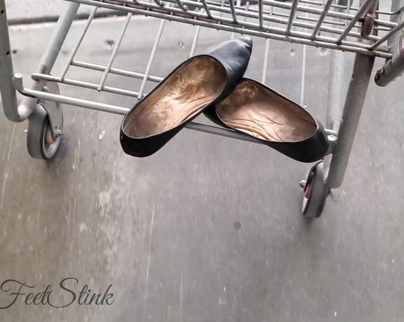 Tori Valentine aka missfeetstinkvip Foot Fetish - 02-17-2024 OnlyFans Video - Several of you enjoy watching me lose my shoes in public places amp walk around barefoot