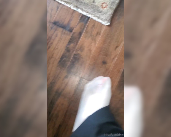 Tori Valentine aka missfeetstinkvip Foot Fetish - 03-11-2024 OnlyFans Video - Some not so clean white nylon knee highs at work