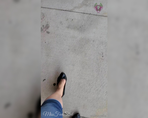 Tori Valentine aka missfeetstinkvip Foot Fetish - 02-03-2024 OnlyFans Video - Who Wants to Walk With Tori who gets the WWE Elias reference 3 clips of me